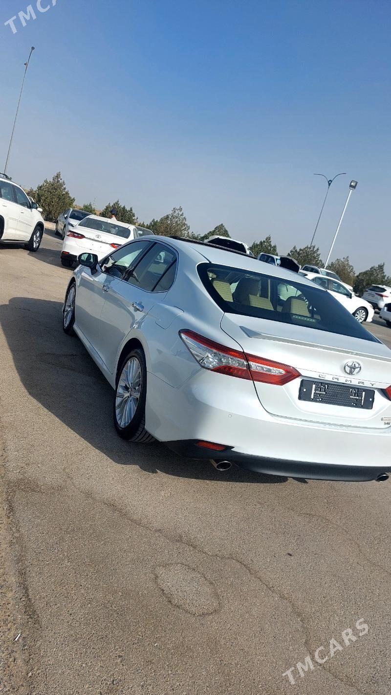 Toyota Camry 2018 - 445 000 TMT - Тязе заман - img 3
