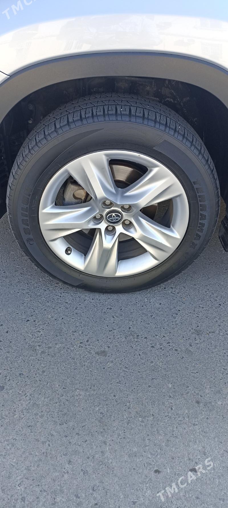 Toyota Highlander 2017 - 410 000 TMT - Ашхабад - img 9