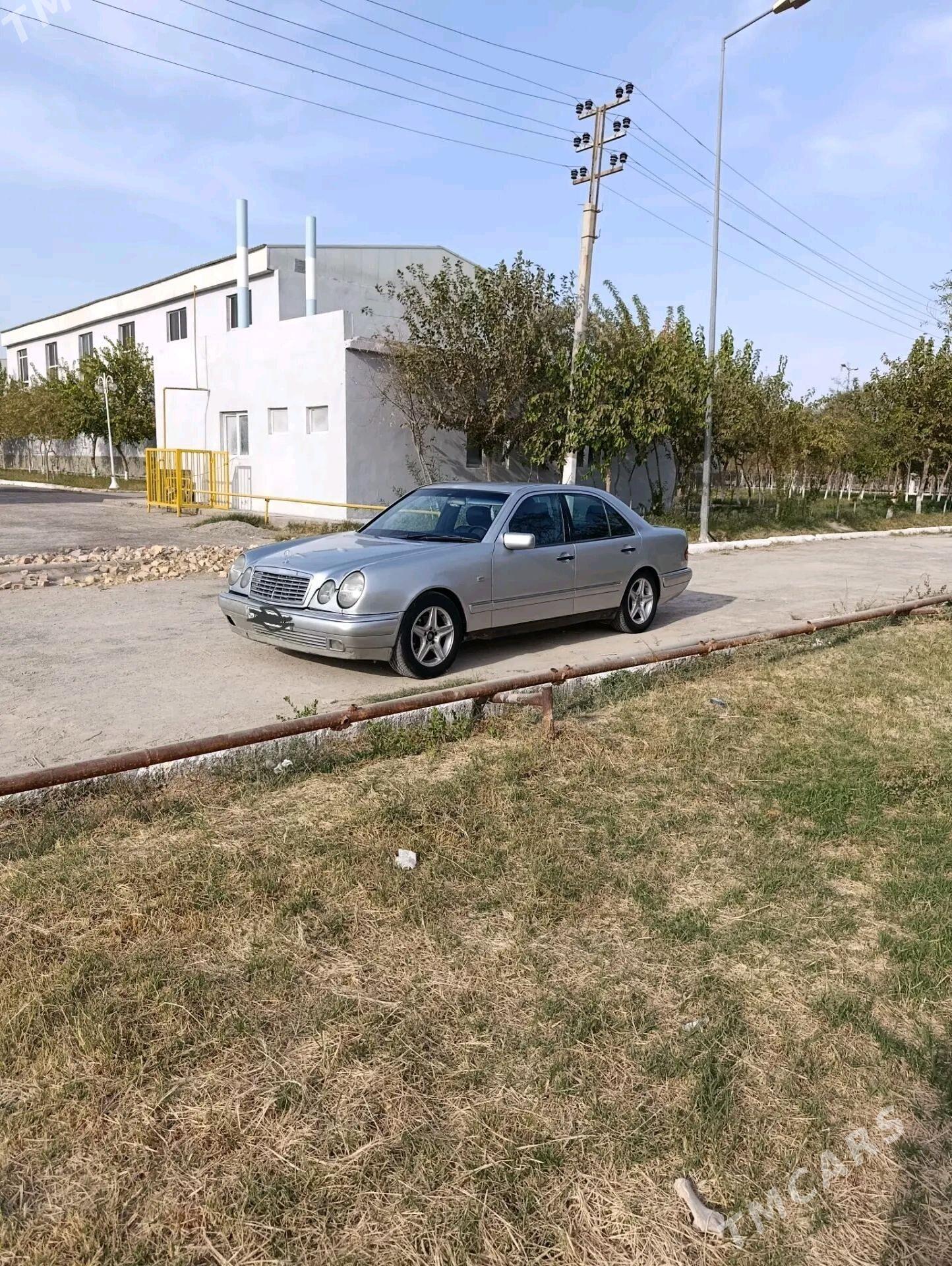 Mercedes-Benz E320 1996 - 66 000 TMT - Mary - img 3