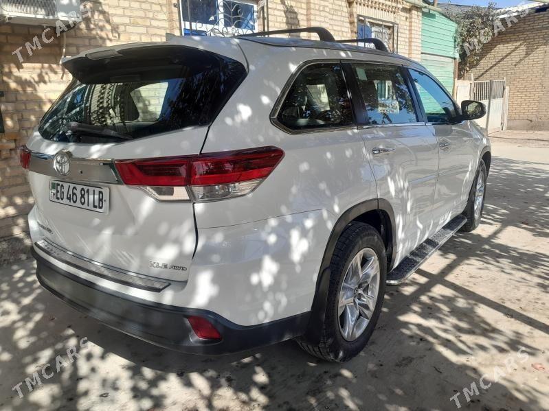 Toyota Highlander 2019 - 415 000 TMT - Туркменабат - img 3