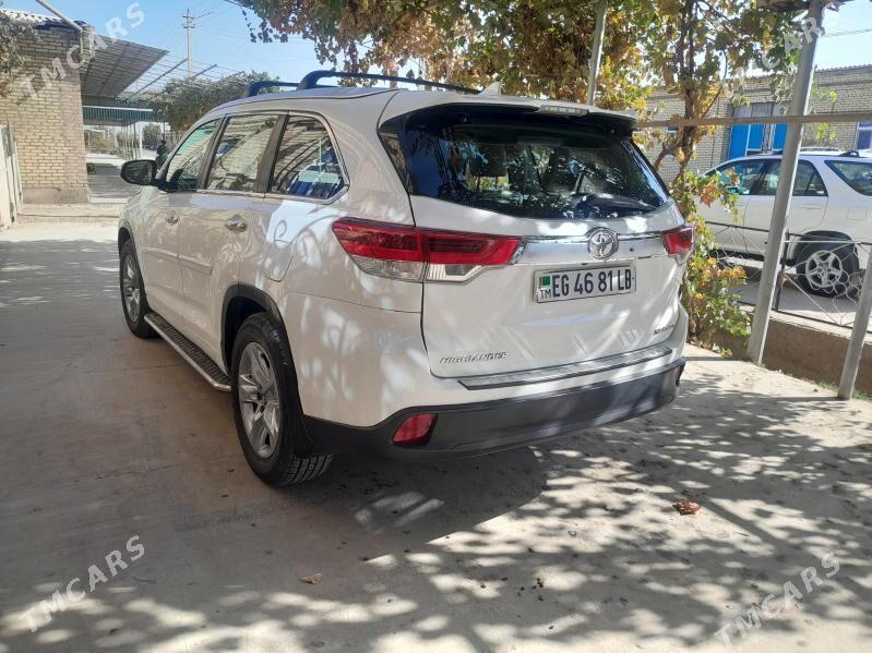 Toyota Highlander 2019 - 415 000 TMT - Туркменабат - img 4