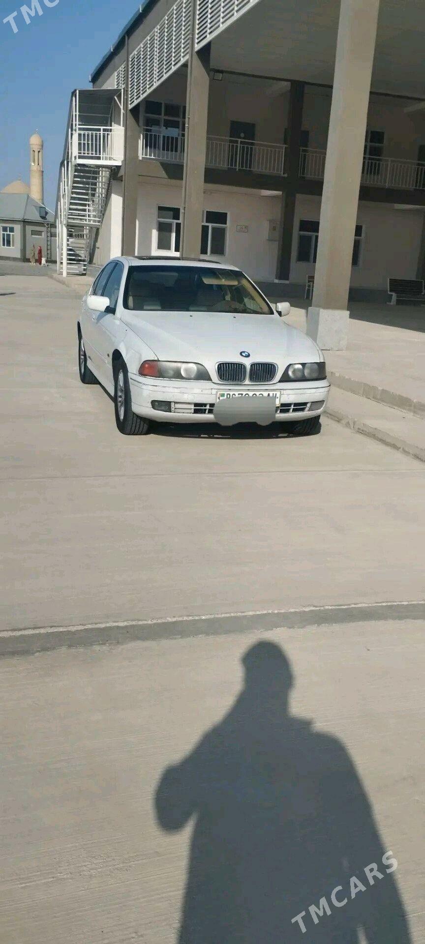 BMW E39 2002 - 75 000 TMT - Bäherden - img 4