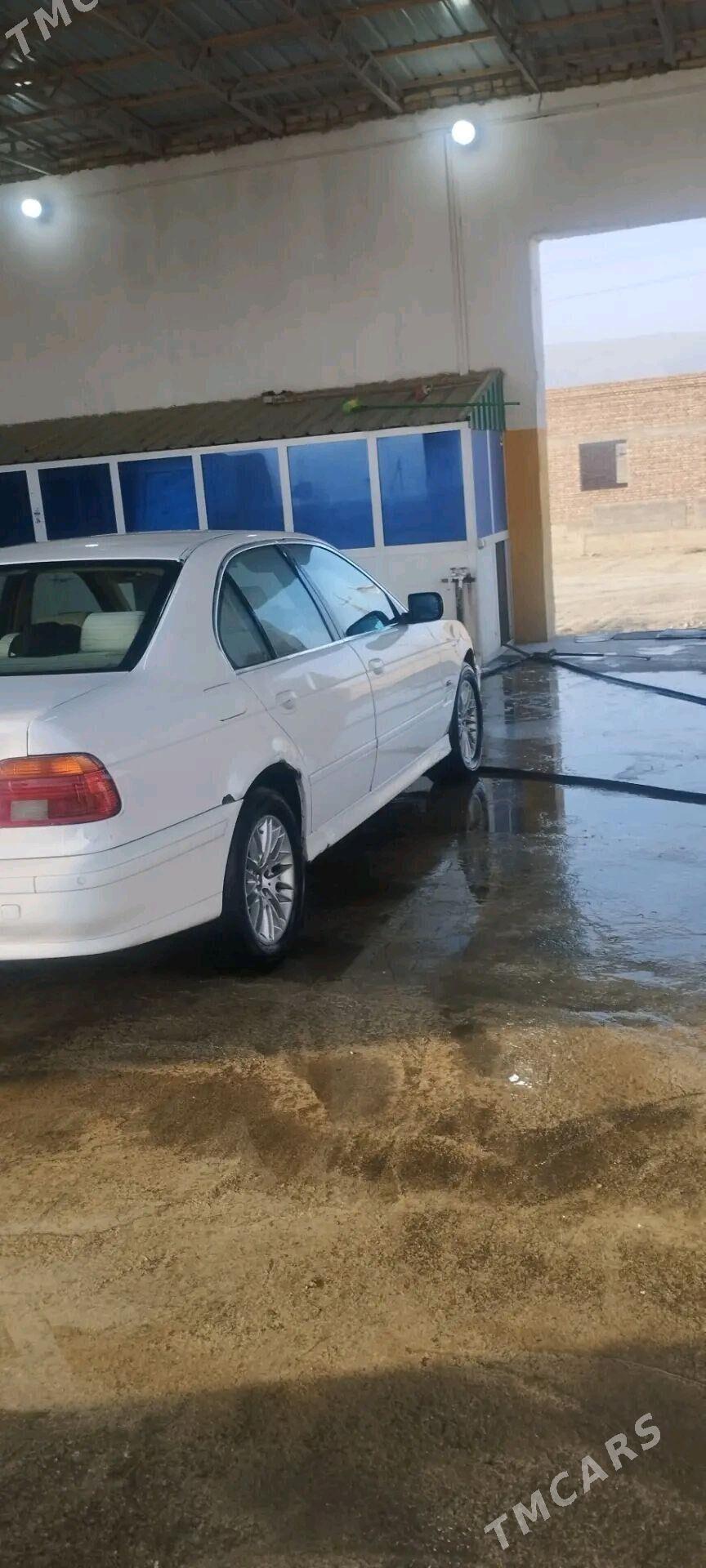 BMW E39 2002 - 75 000 TMT - Bäherden - img 2