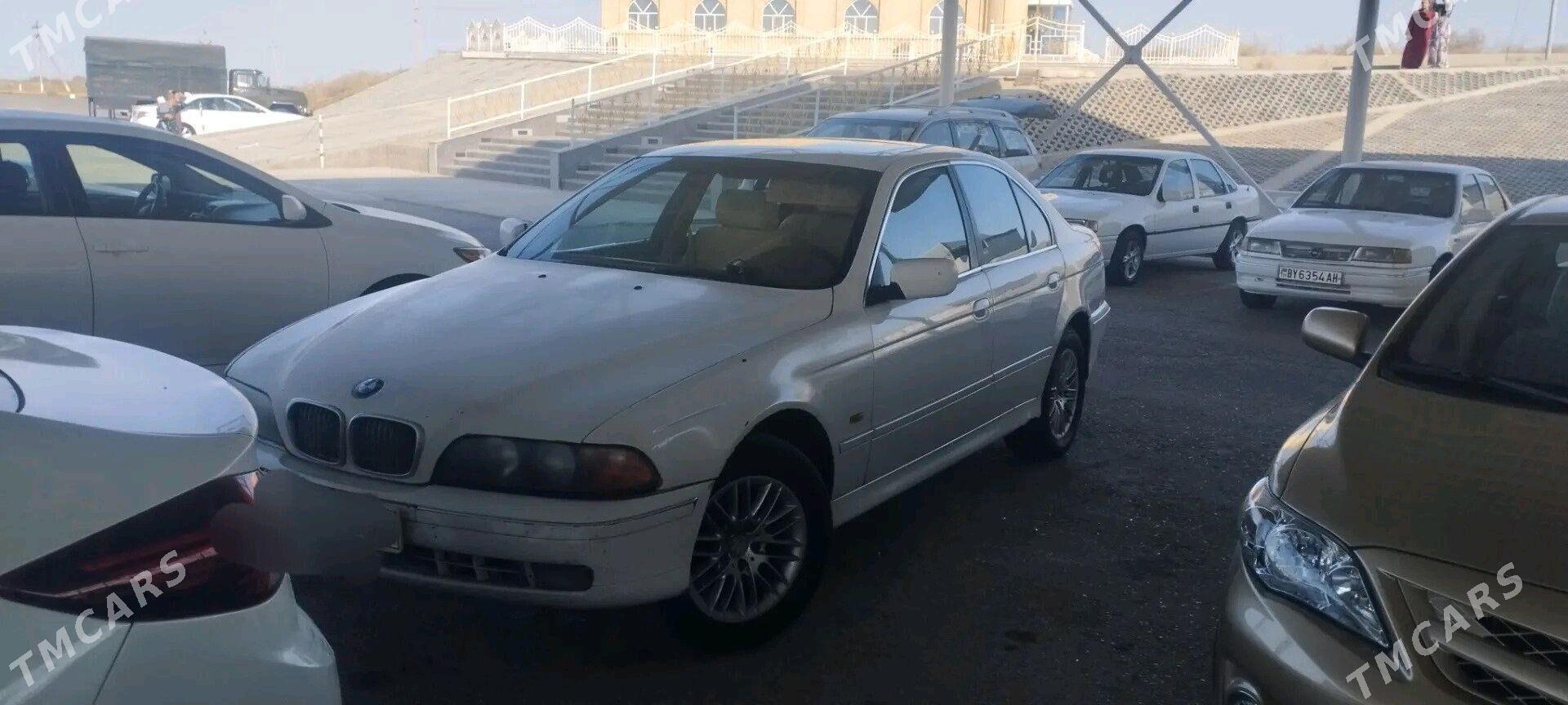 BMW E39 2002 - 75 000 TMT - Bäherden - img 3