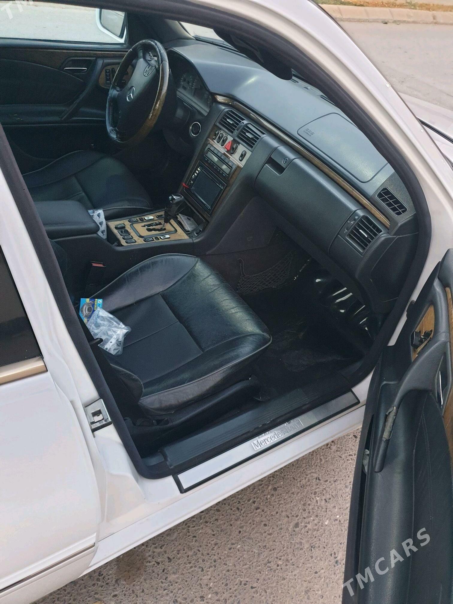 Mercedes-Benz E430 2000 - 98 000 TMT - Aşgabat - img 4