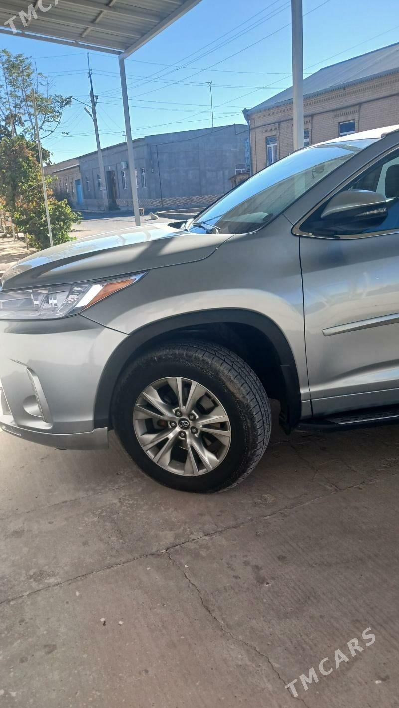 Toyota Highlander 2019 - 400 000 TMT - Туркменабат - img 2