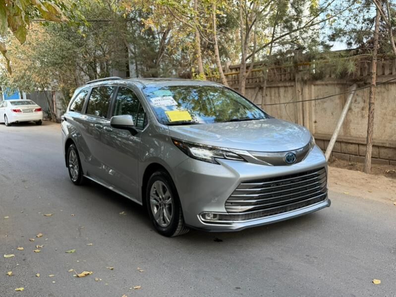 Toyota Sienna 2022 - 530 000 TMT - Мары - img 1