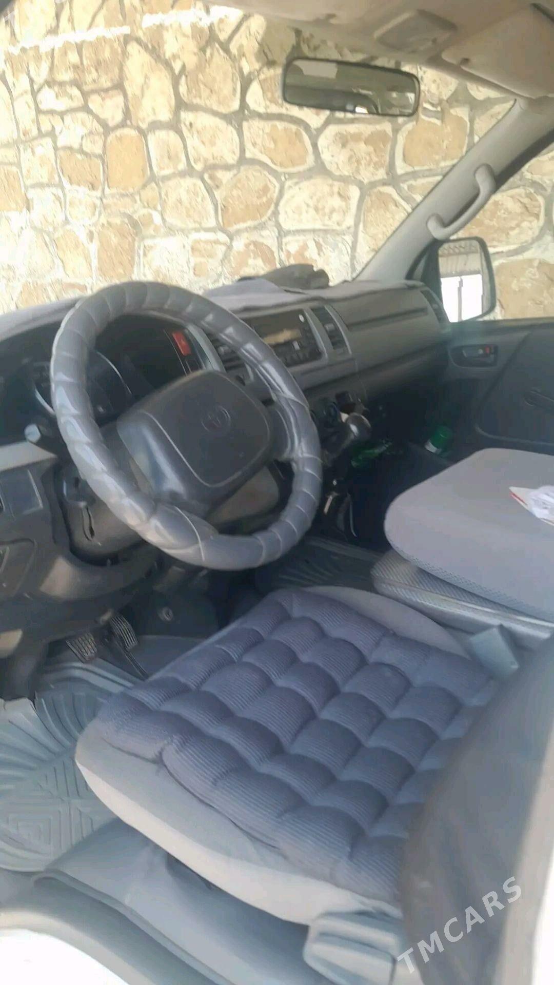 Toyota Hiace 2007 - 210 000 TMT - Balkanabat - img 2