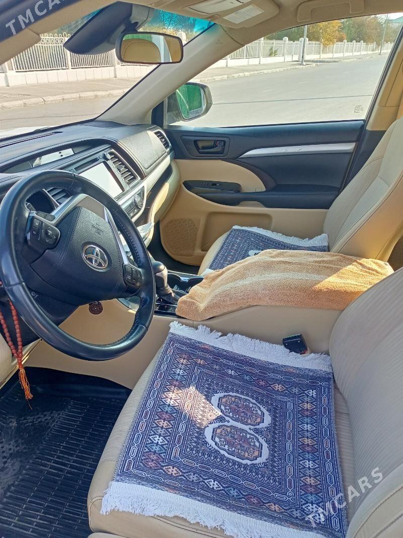 Toyota Highlander 2019 - 445 000 TMT - Тязе заман - img 3