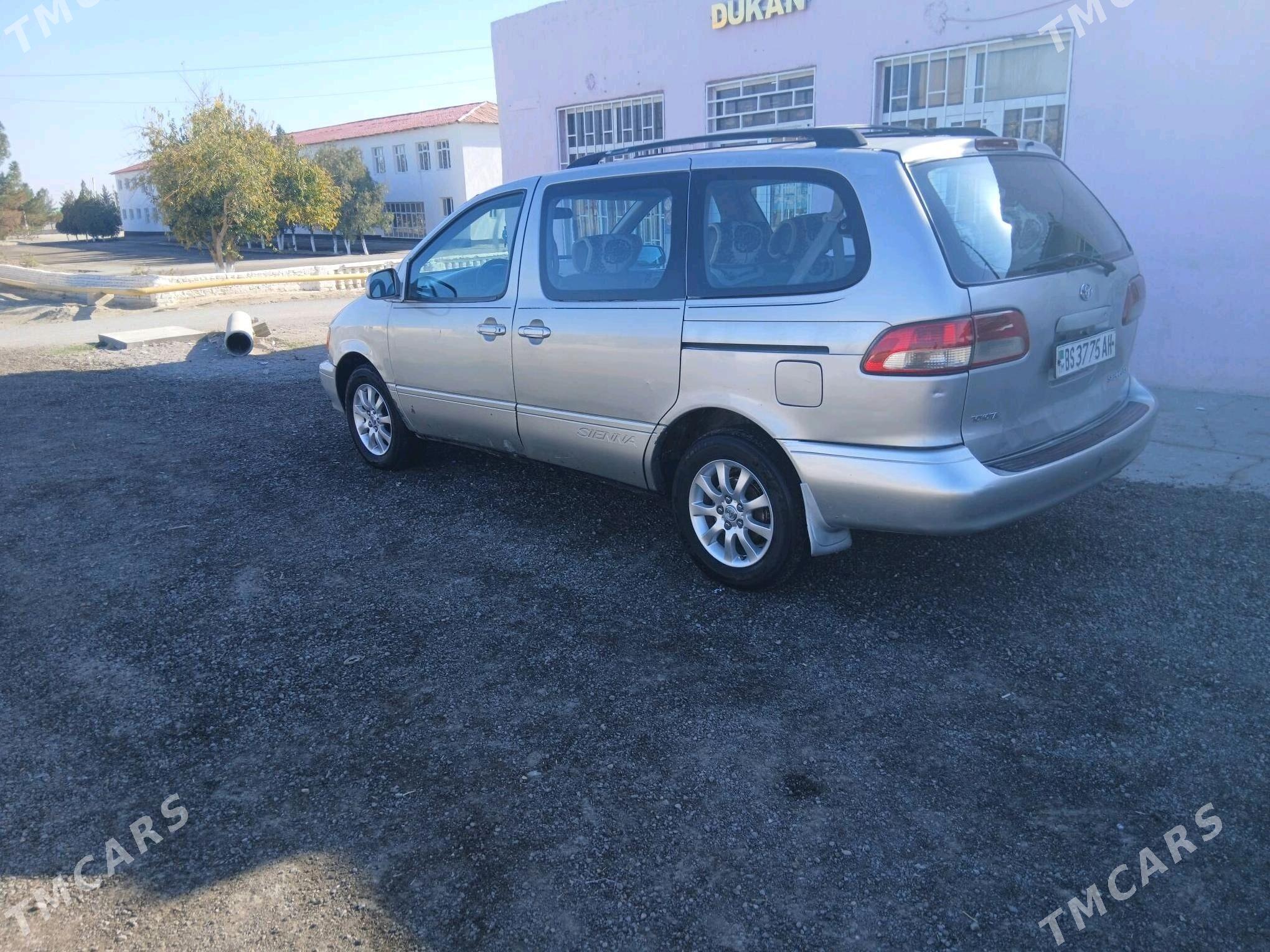 Toyota Sienna 2002 - 138 000 TMT - Bäherden - img 6