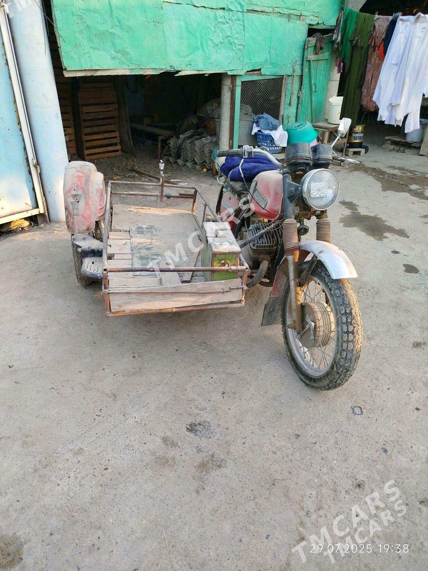 Iž Ýupiter 2015 - 5 000 TMT - Яшлык - img 2