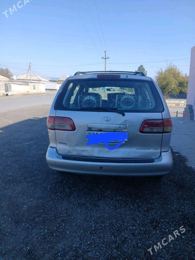 Toyota Sienna 2002 - 138 000 TMT - Bäherden - img 5