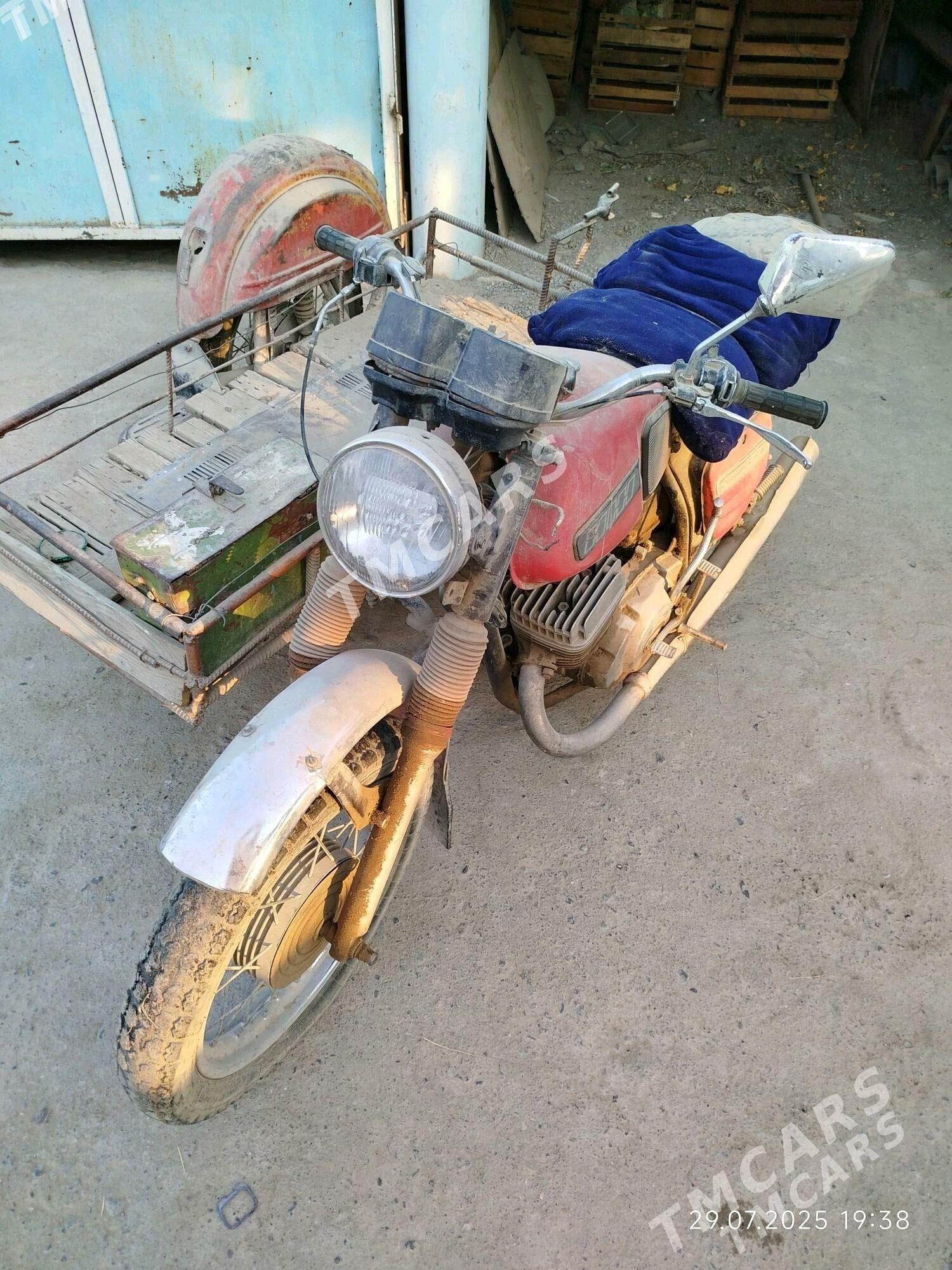 Iž Ýupiter 2015 - 5 000 TMT - Яшлык - img 4