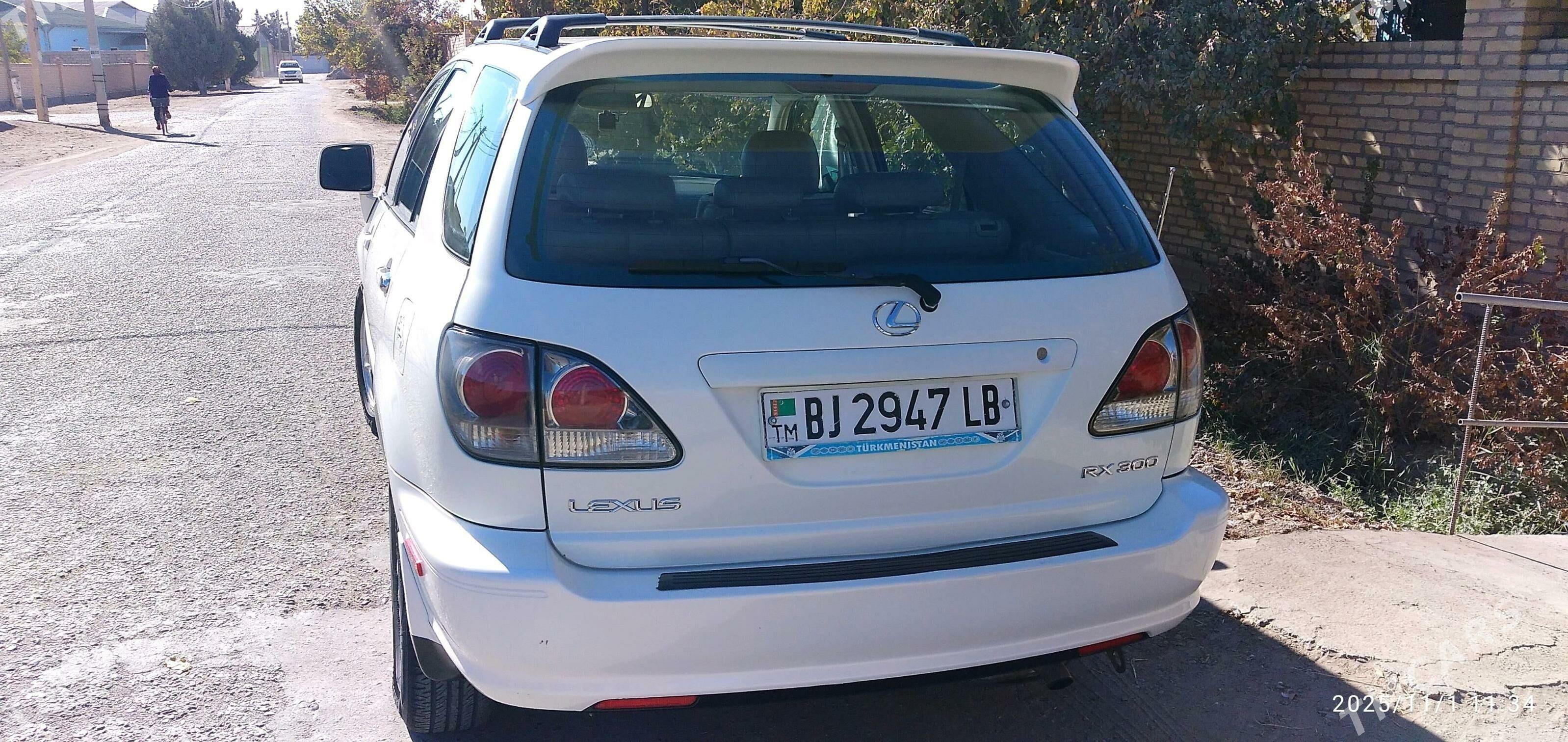 Lexus RX 300 2003 - 240 000 TMT - Дянев - img 1