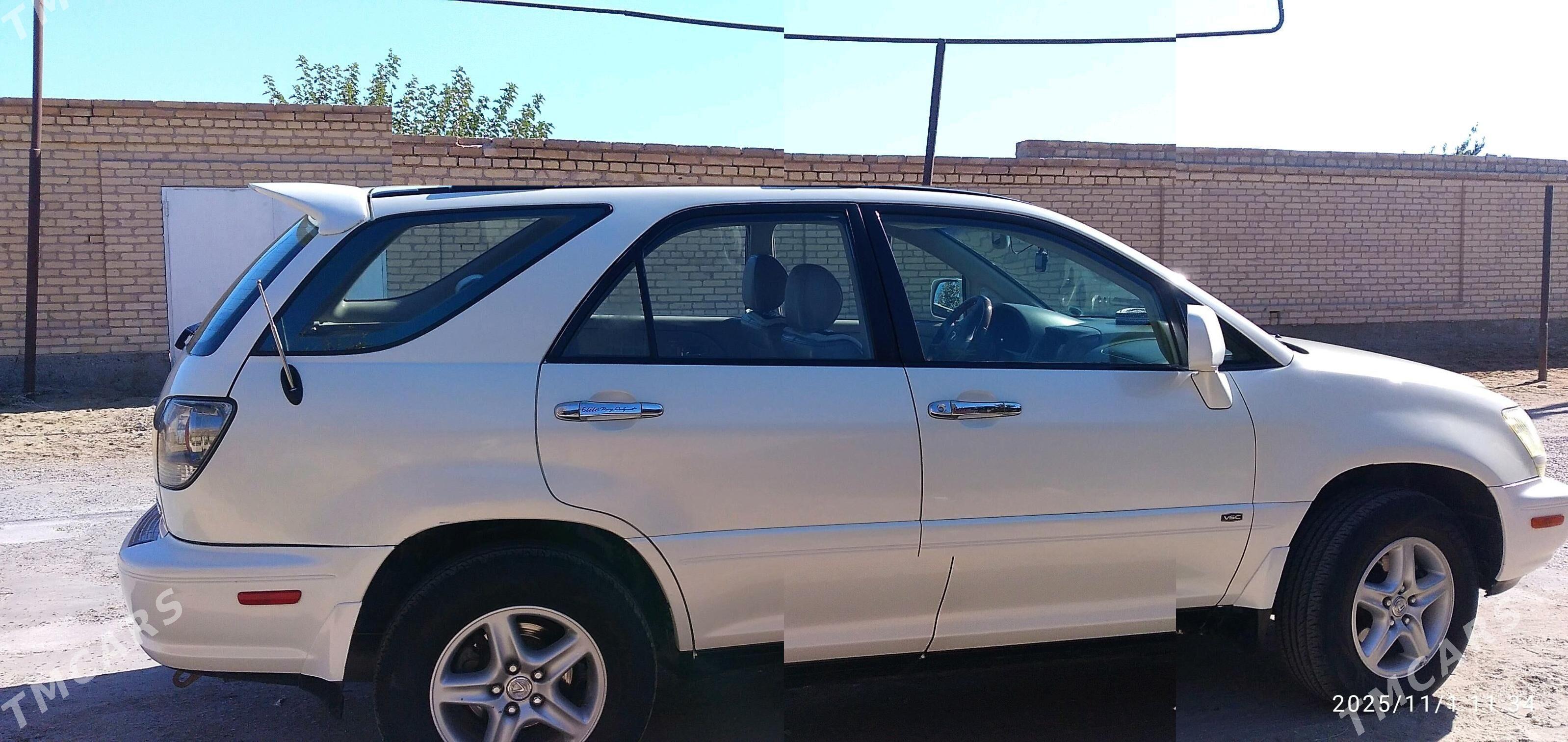 Lexus RX 300 2003 - 240 000 TMT - Дянев - img 2