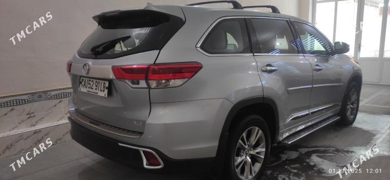 Toyota Highlander 2018 - 420 000 TMT - Туркменабат - img 3