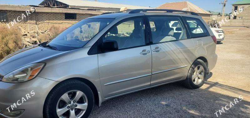Toyota Sienna 2004 - 270 000 TMT - Мары - img 6