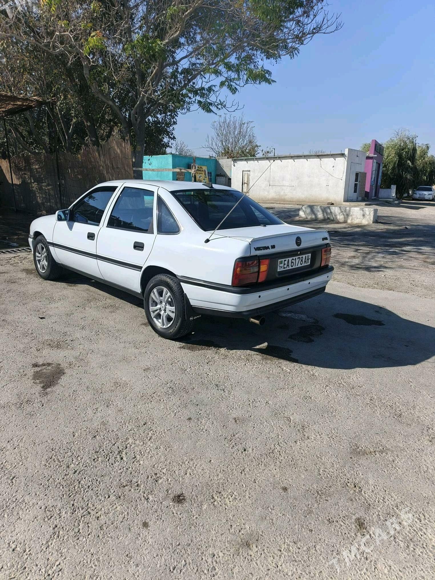 Opel Vectra 1990 - 44 000 TMT - Bäherden - img 2