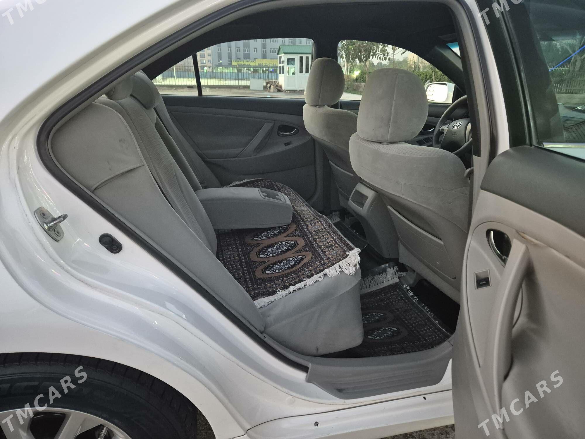 Toyota Camry 2010 - 170 000 TMT - Байрамали - img 3