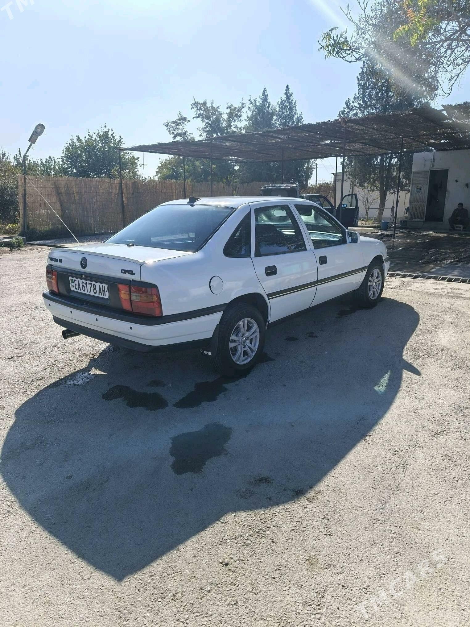 Opel Vectra 1990 - 44 000 TMT - Bäherden - img 3