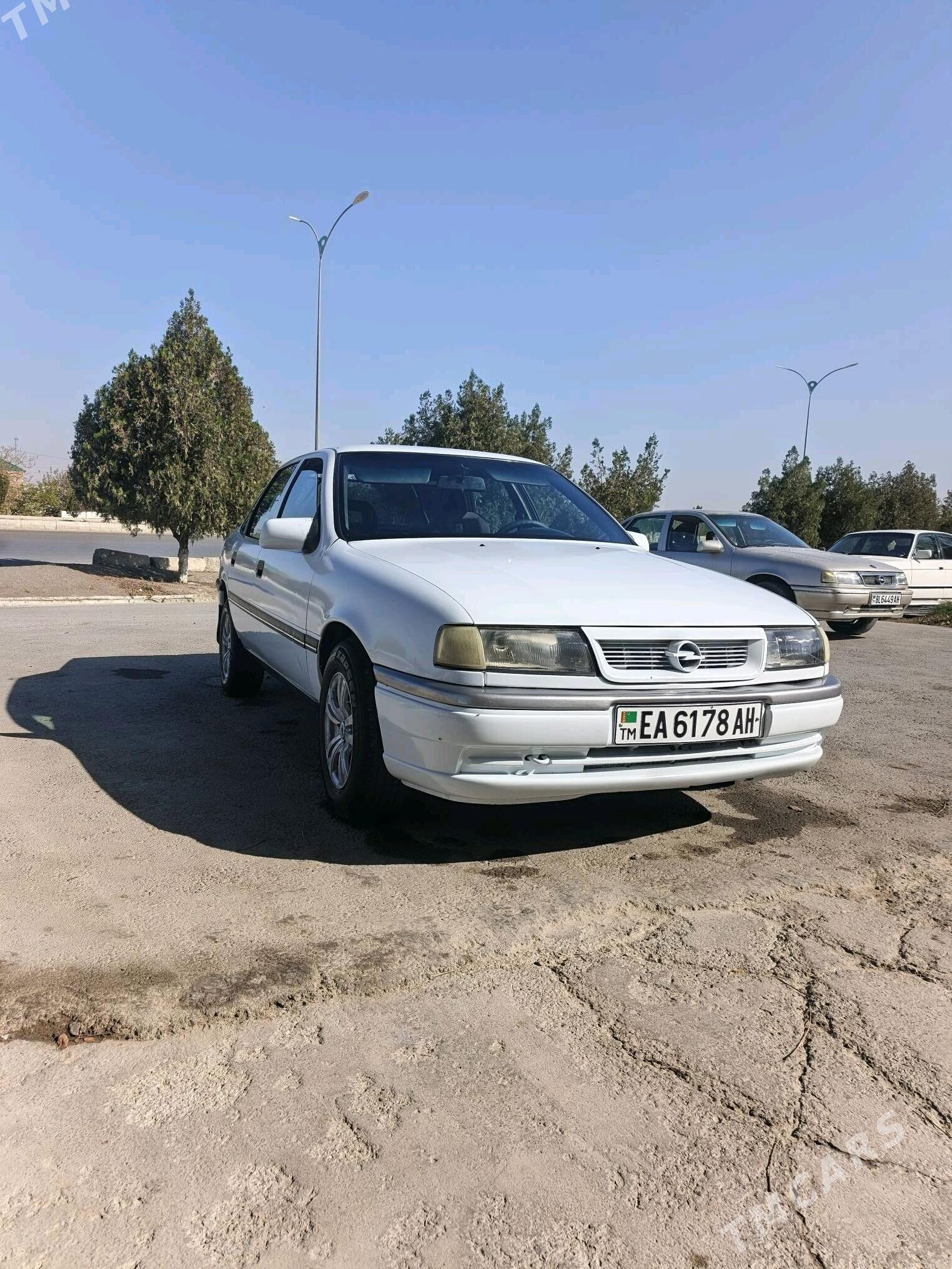 Opel Vectra 1990 - 44 000 TMT - Bäherden - img 4
