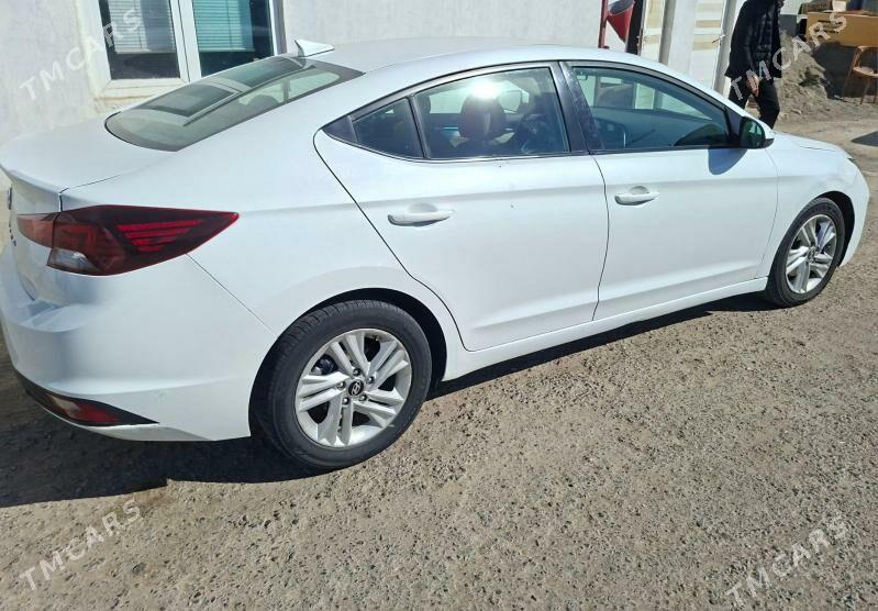 Hyundai Elantra 2018 - 164 000 TMT - Ашхабад - img 3