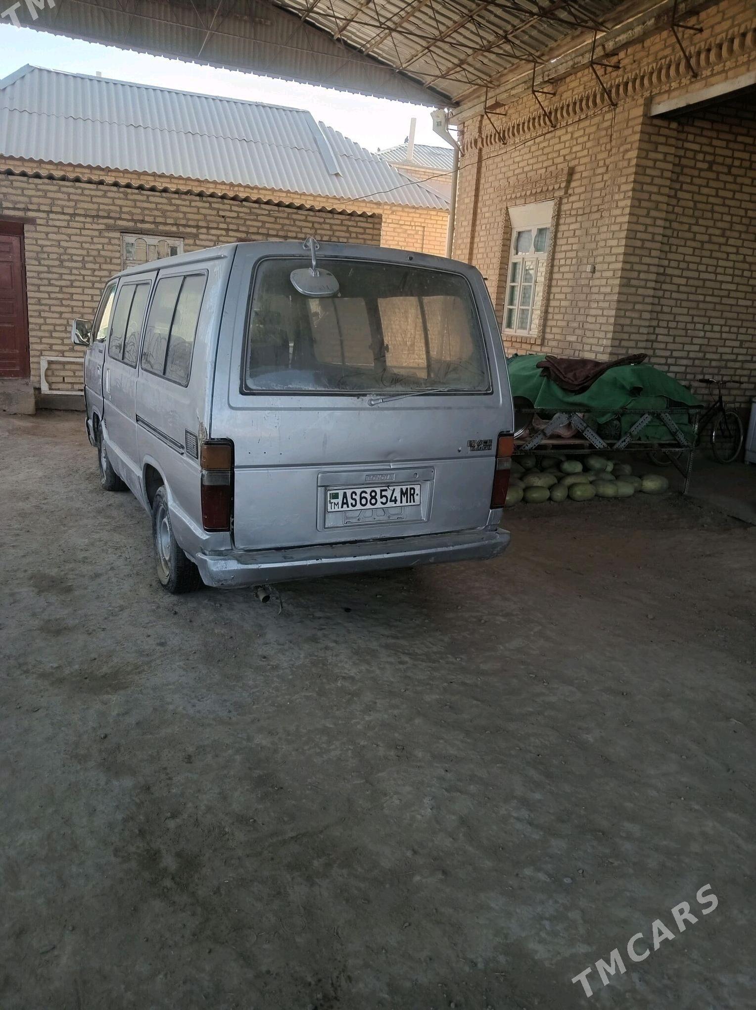 Toyota Hiace 1987 - 22 000 TMT - Murgap - img 2