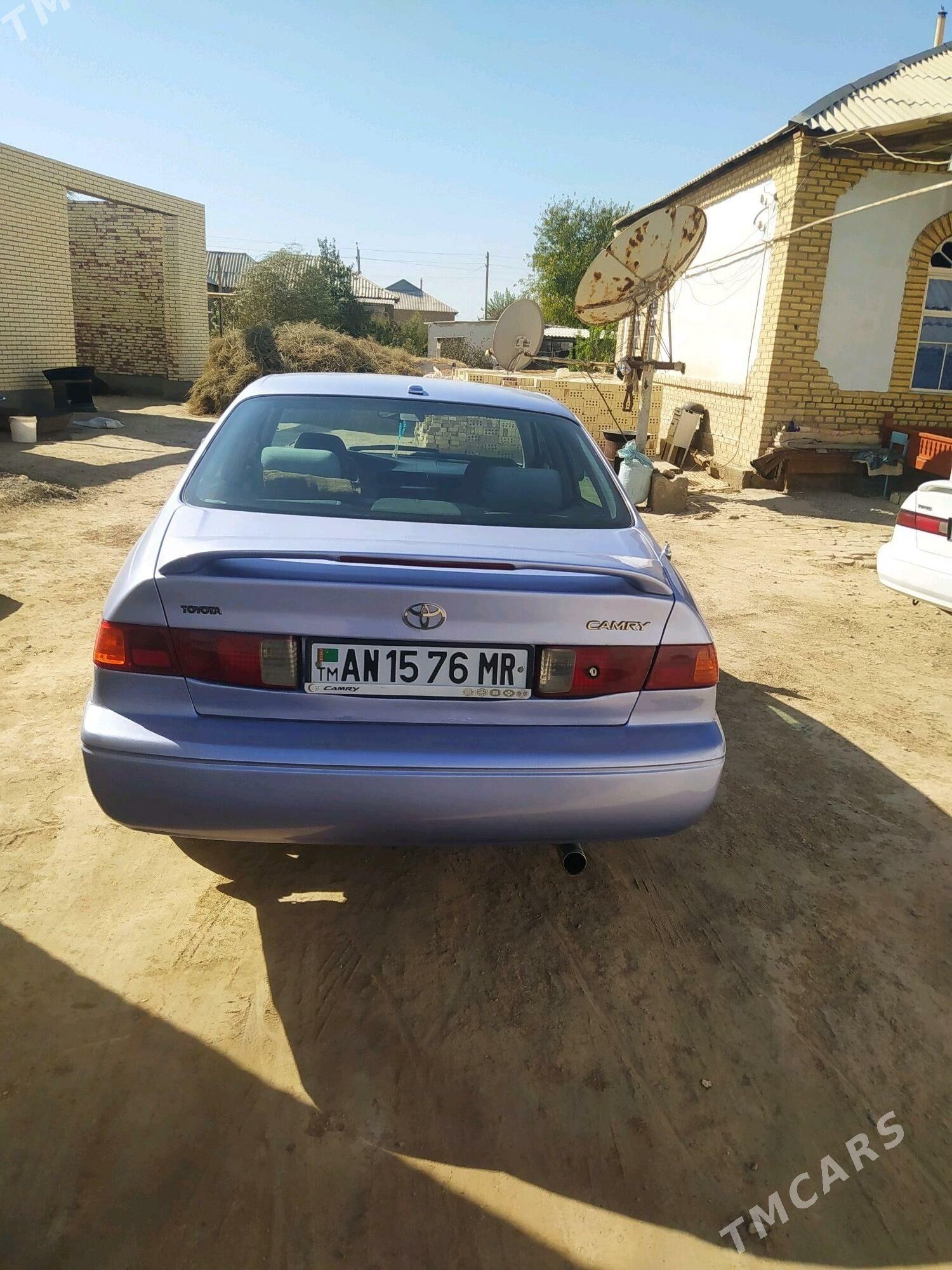 Toyota Camry 1998 - 135 000 TMT - Мары - img 2