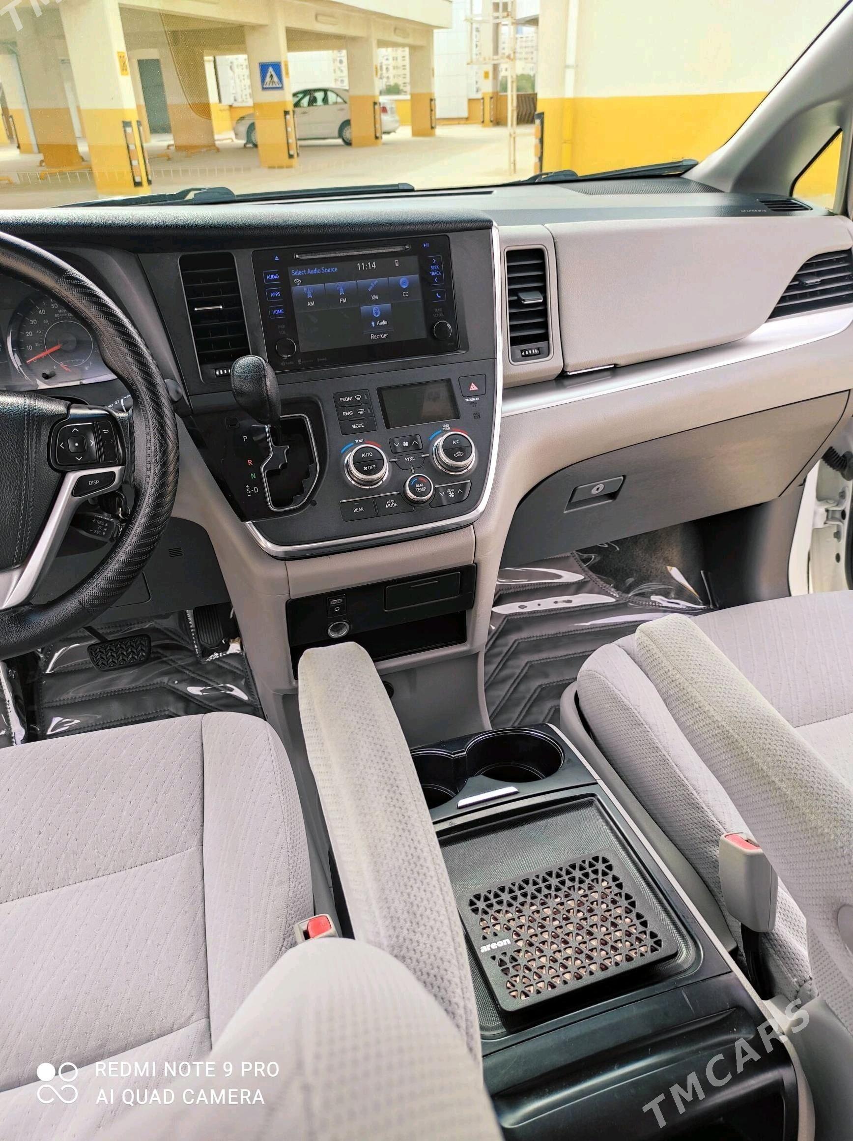 Toyota Sienna 2015 - 350 000 TMT - Мир 2 - img 8