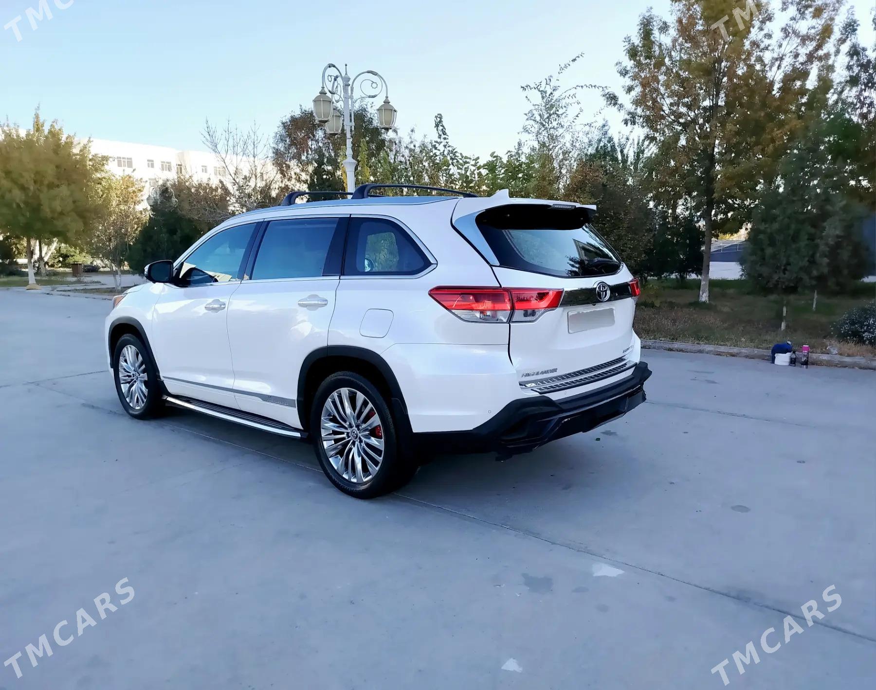 Toyota Highlander 2018 - 480 000 TMT - Тязе заман - img 2