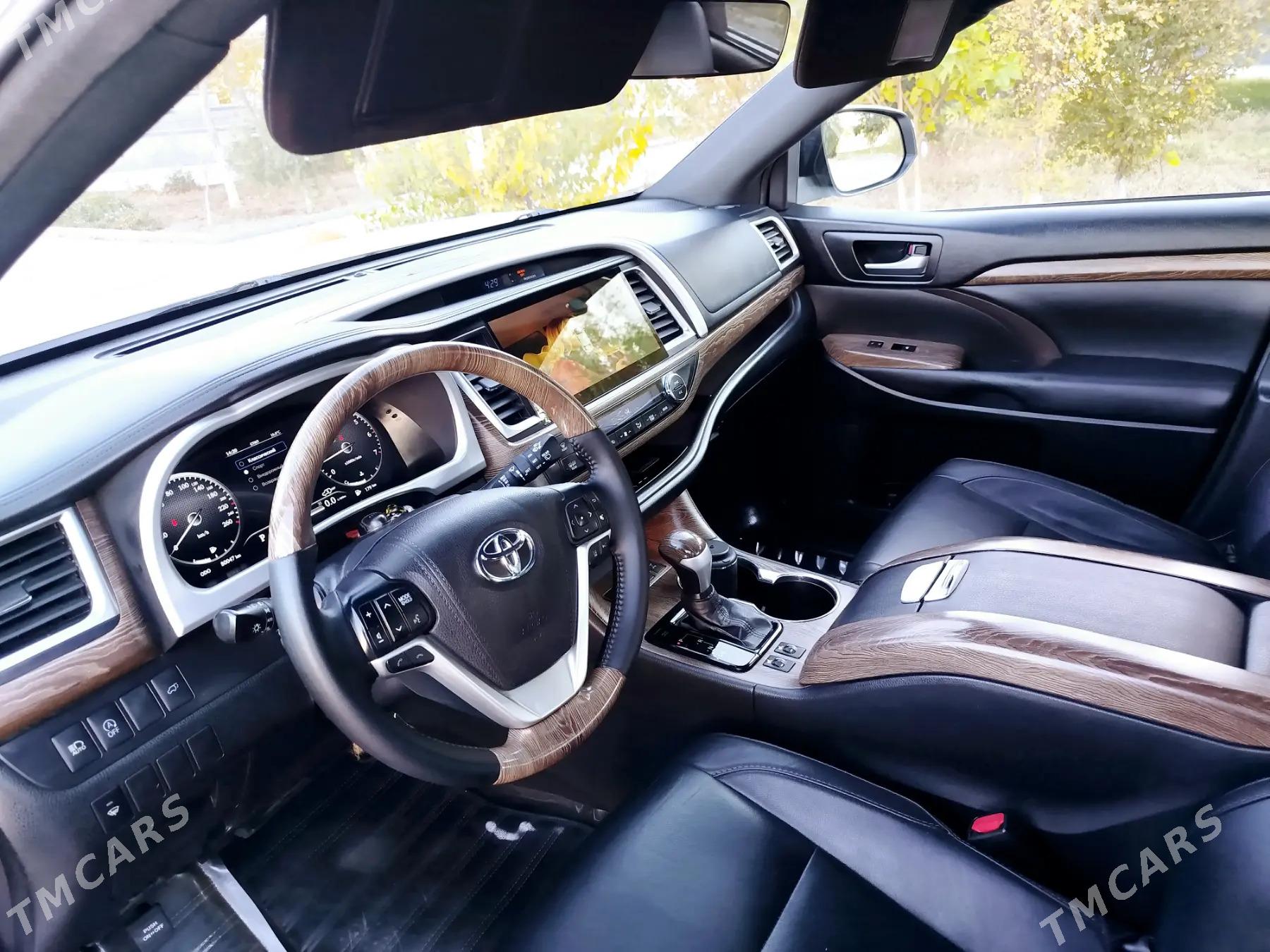 Toyota Highlander 2018 - 480 000 TMT - Тязе заман - img 9