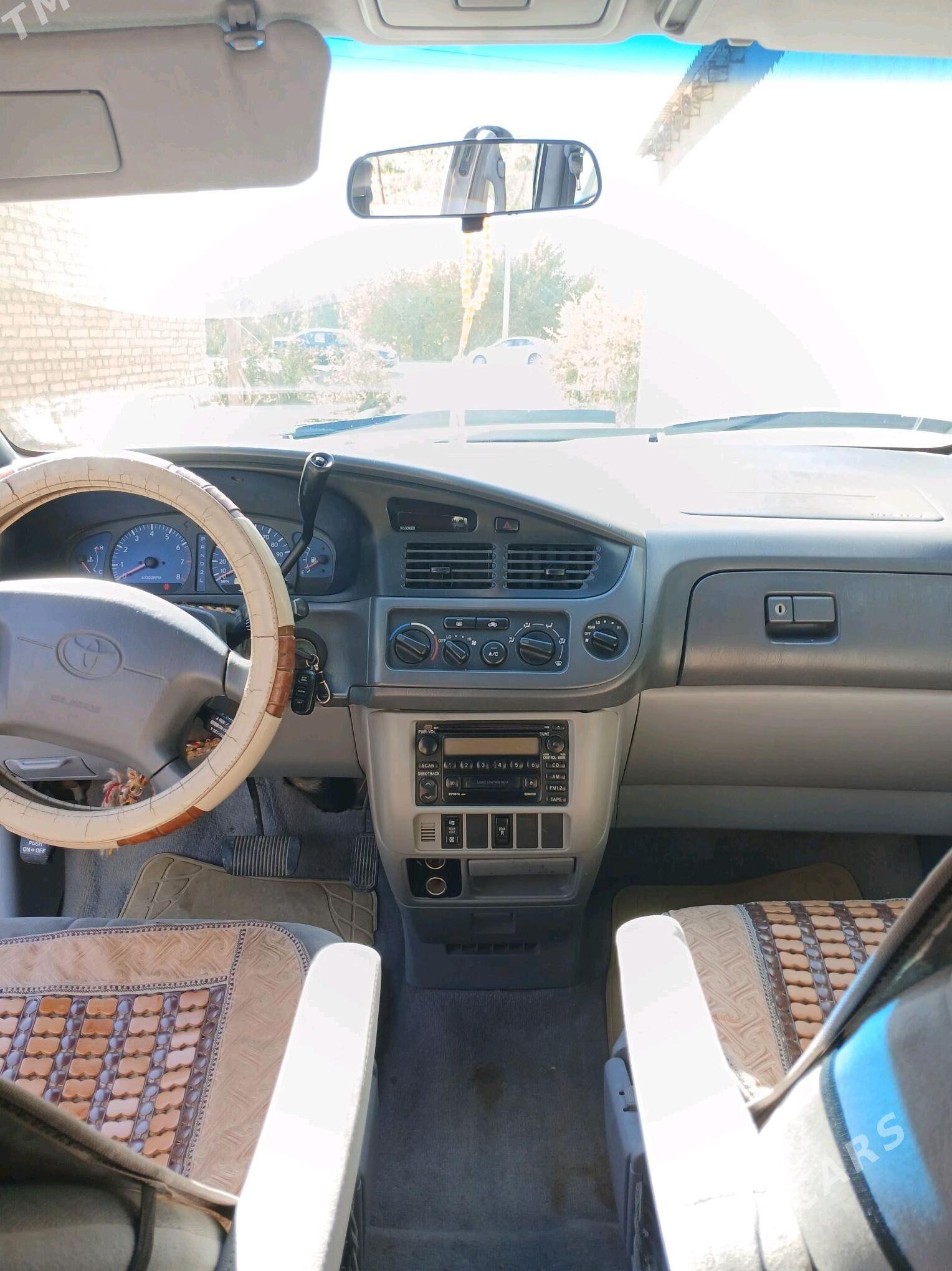 Toyota Sienna 2002 - 220 000 TMT - Туркменгала - img 5