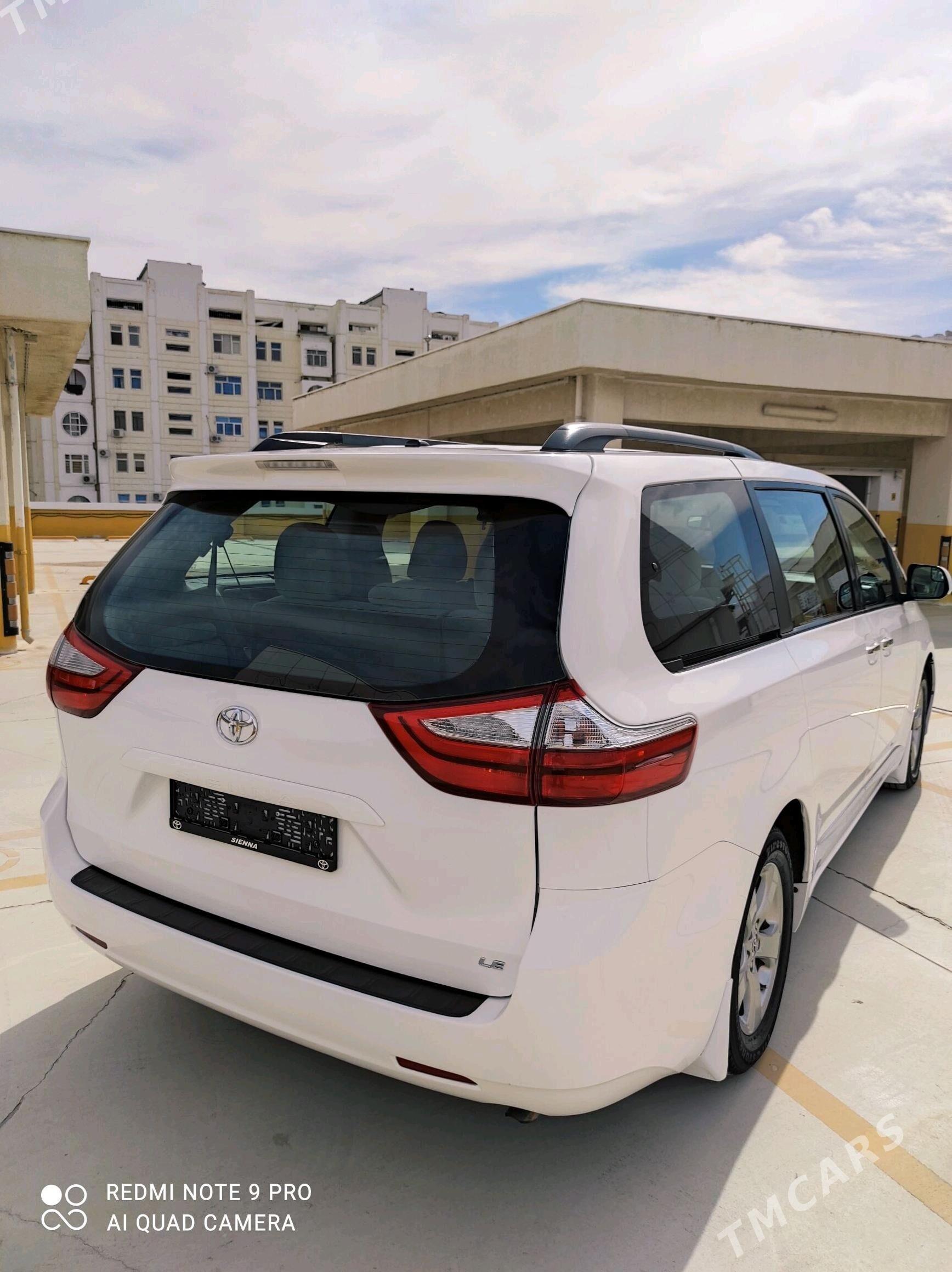 Toyota Sienna 2017 - 365 000 TMT - Мир 2 - img 5