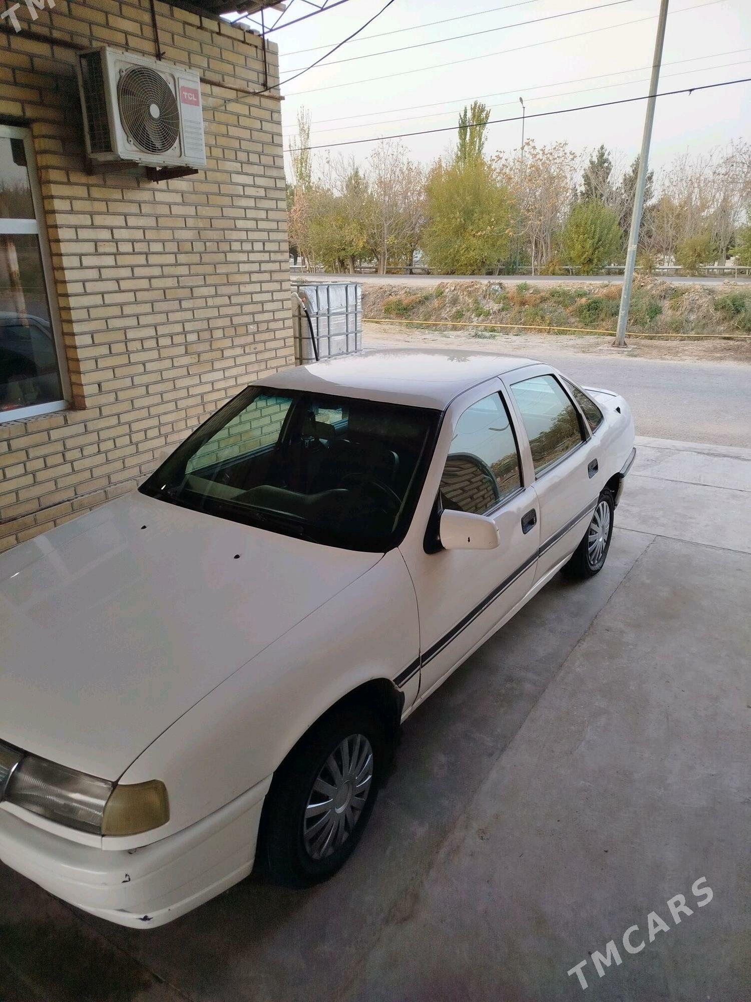 Opel Vectra 1990 - 25 000 TMT - Mary - img 2