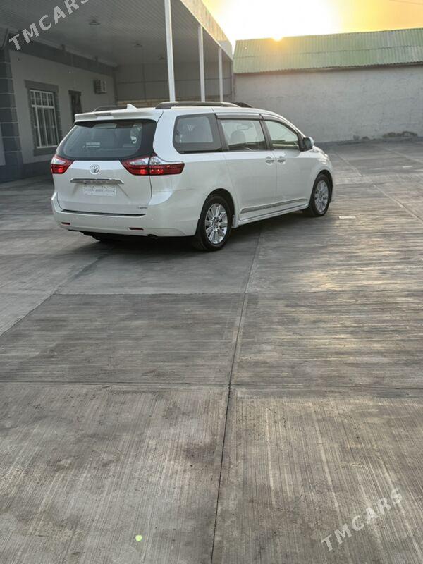 Toyota Sienna 2018 - 440 000 TMT - Ашхабад - img 4