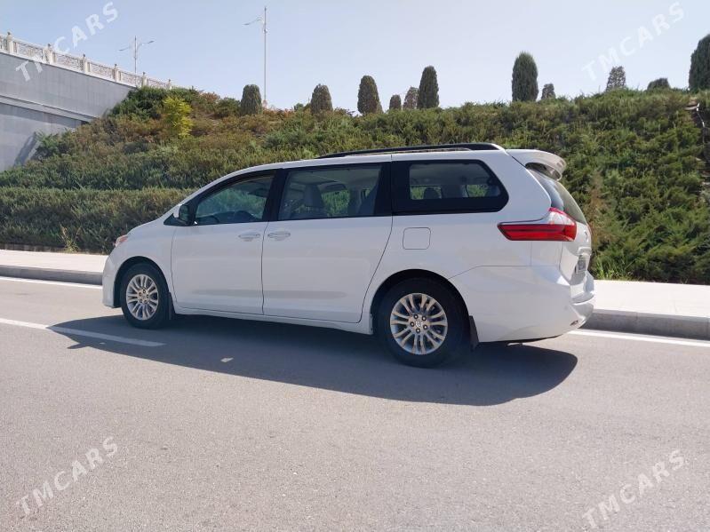 Toyota Sienna 2018 - 375 000 TMT - 8 мкр - img 2