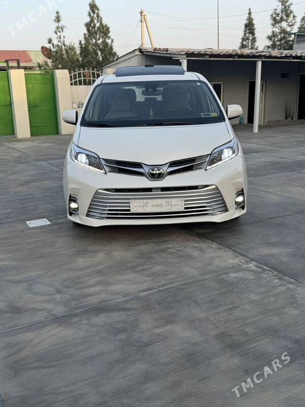 Toyota Sienna 2018 - 440 000 TMT - Ашхабад - img 9
