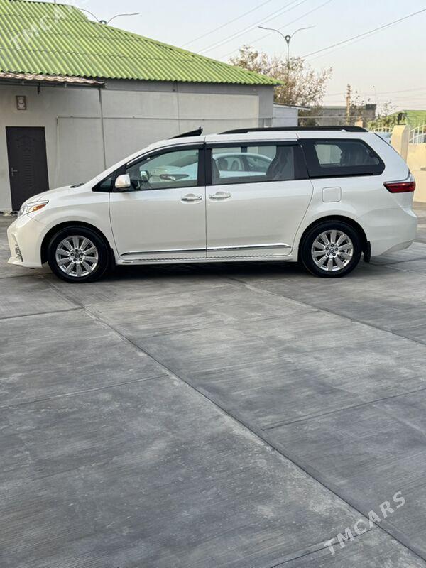 Toyota Sienna 2018 - 440 000 TMT - Ашхабад - img 7