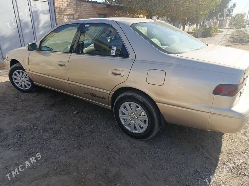 Toyota Camry 1998 - 125 000 TMT - Halaç - img 2