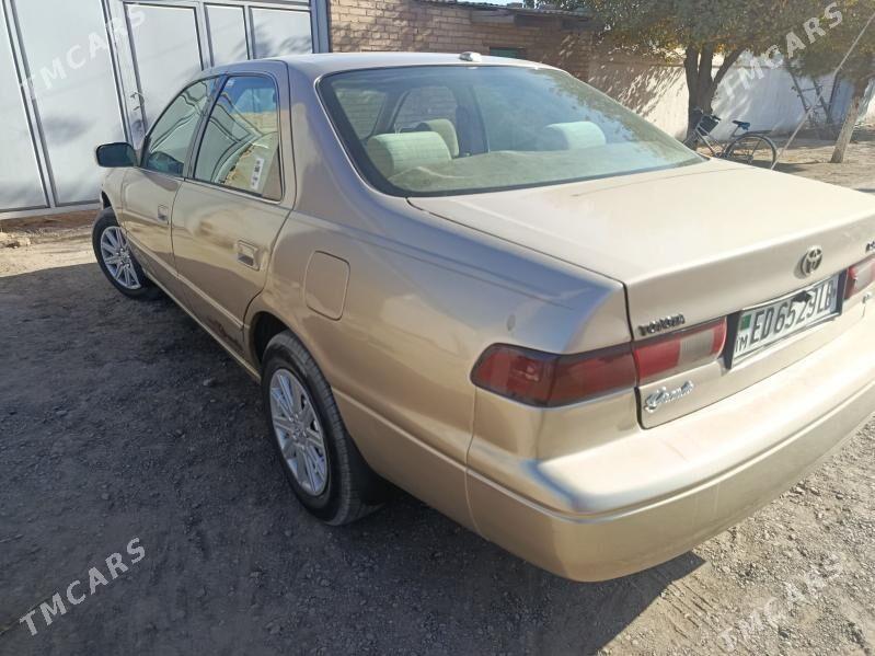 Toyota Camry 1998 - 125 000 TMT - Halaç - img 4