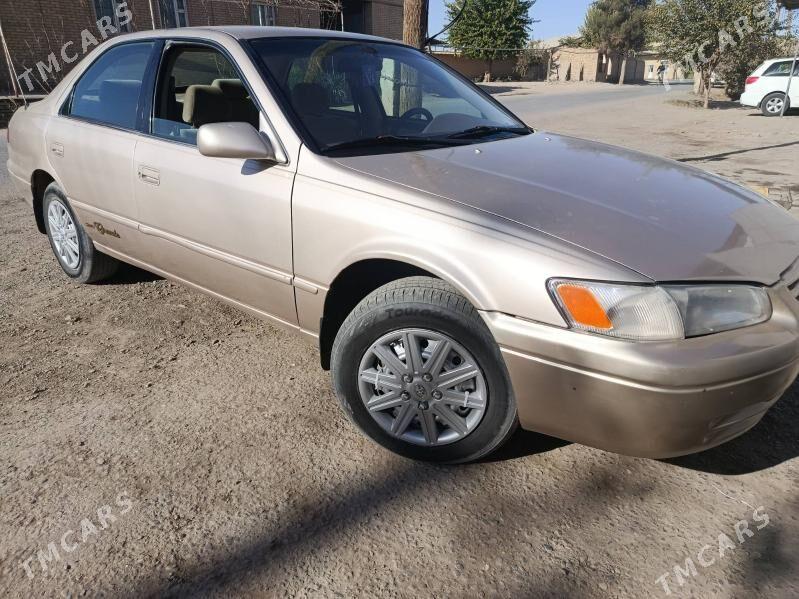 Toyota Camry 1998 - 125 000 TMT - Halaç - img 3