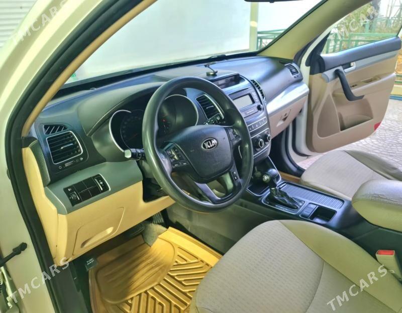 Kia Sorento 2013 - 230 000 TMT - Ак-Бугдайский этрап - img 2