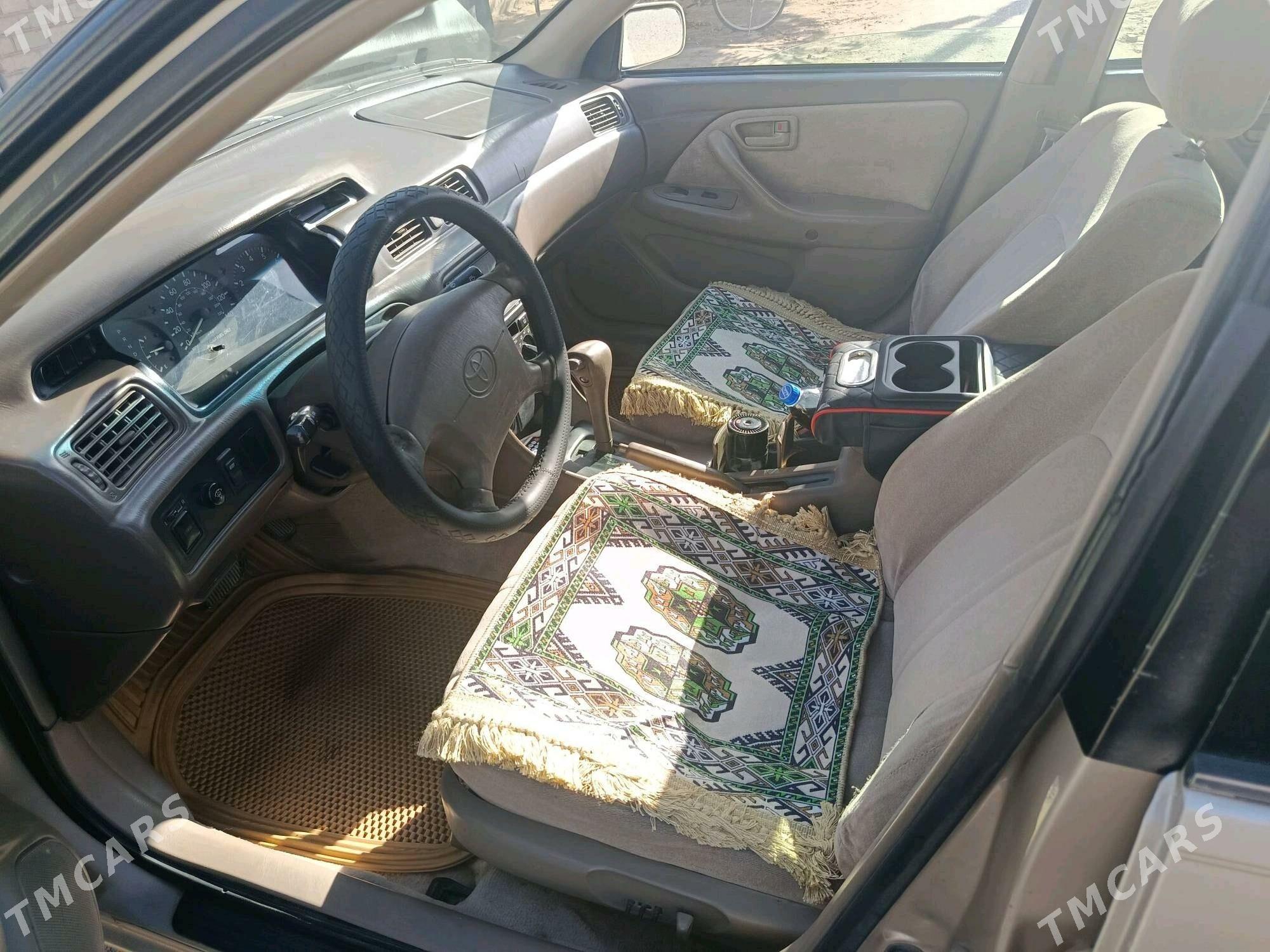 Toyota Camry 1998 - 125 000 TMT - Halaç - img 1