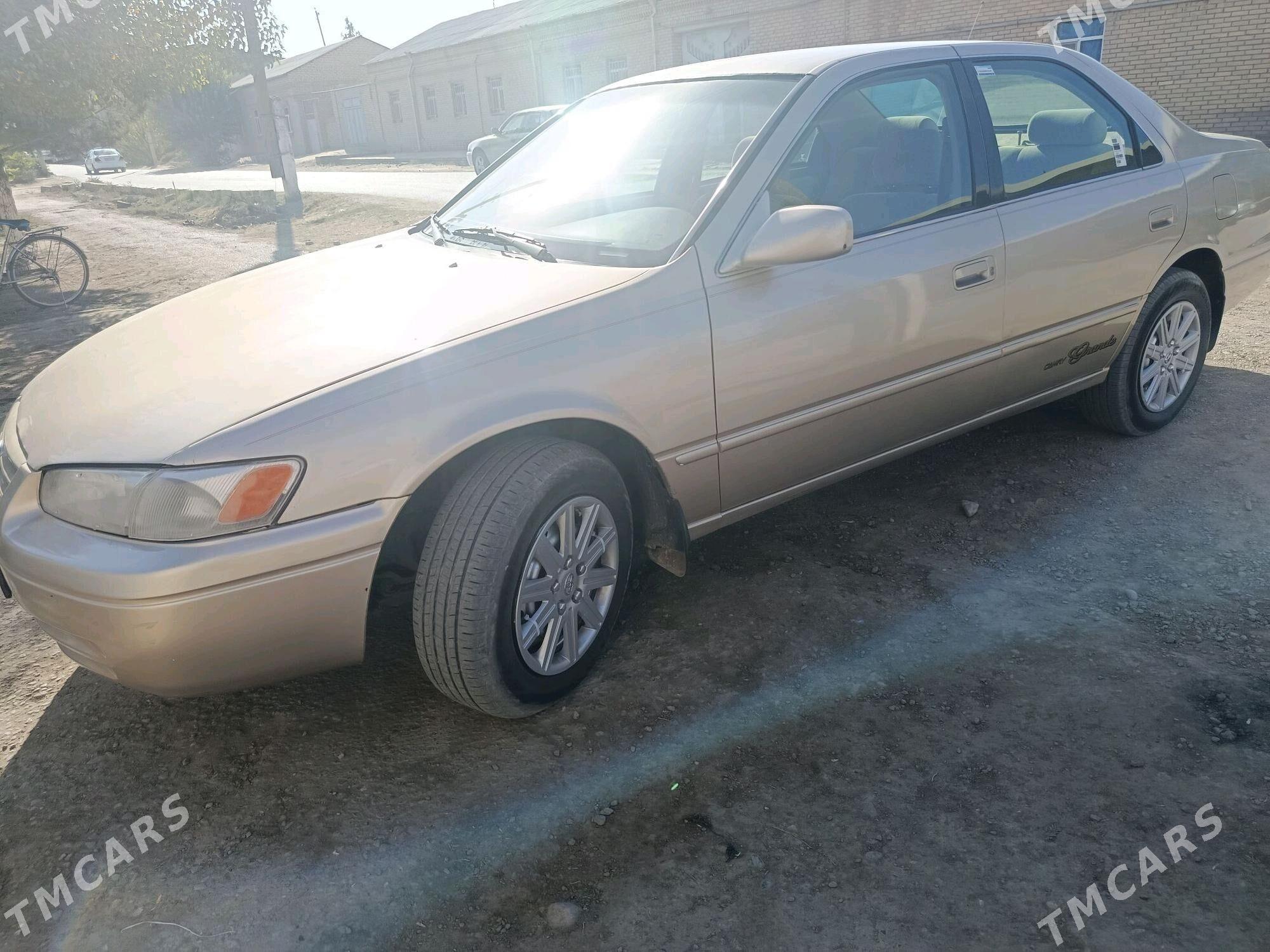 Toyota Camry 1998 - 125 000 TMT - Halaç - img 5