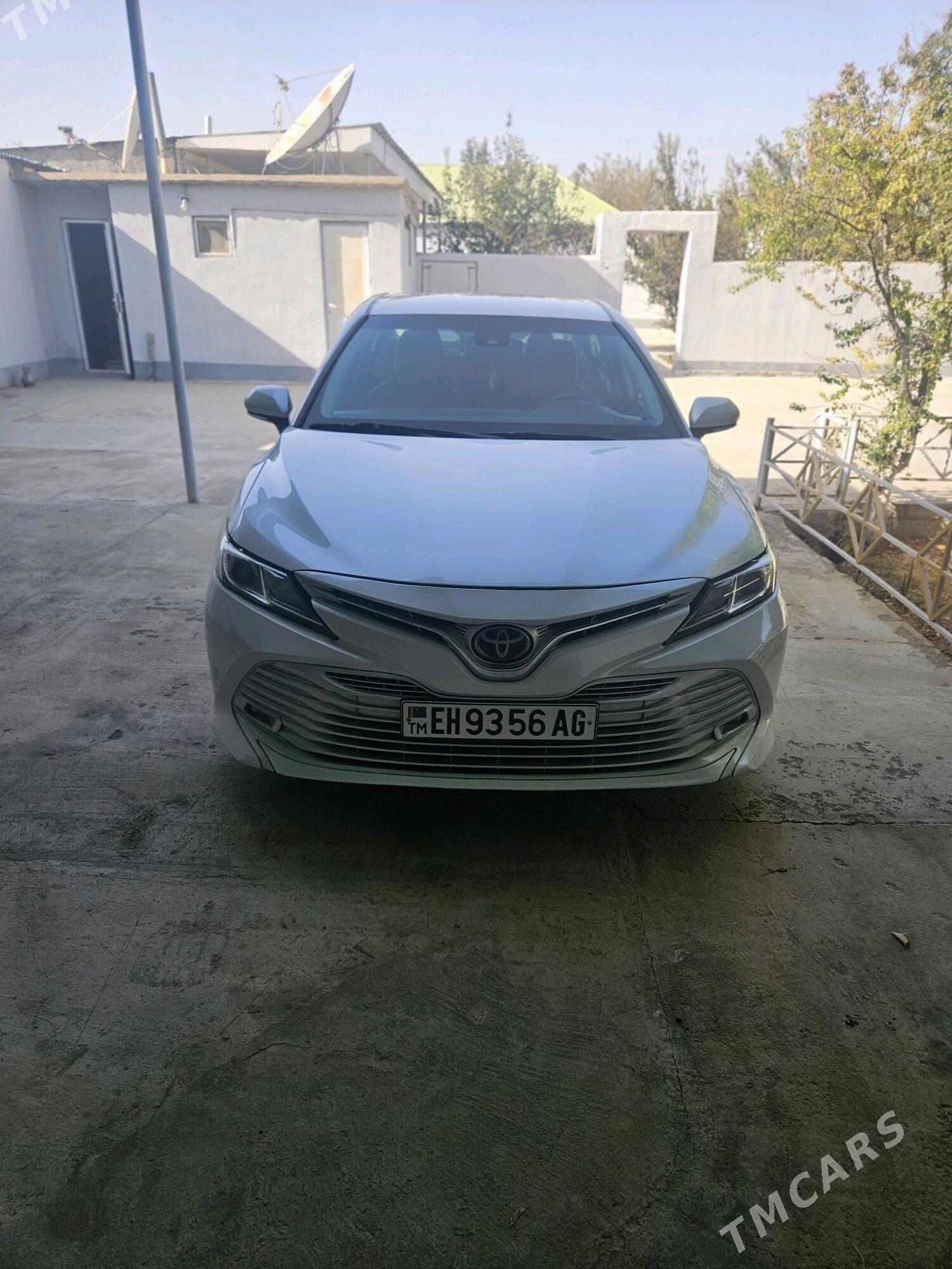 Toyota Camry 2018 - 285 000 TMT - Ашхабад - img 2