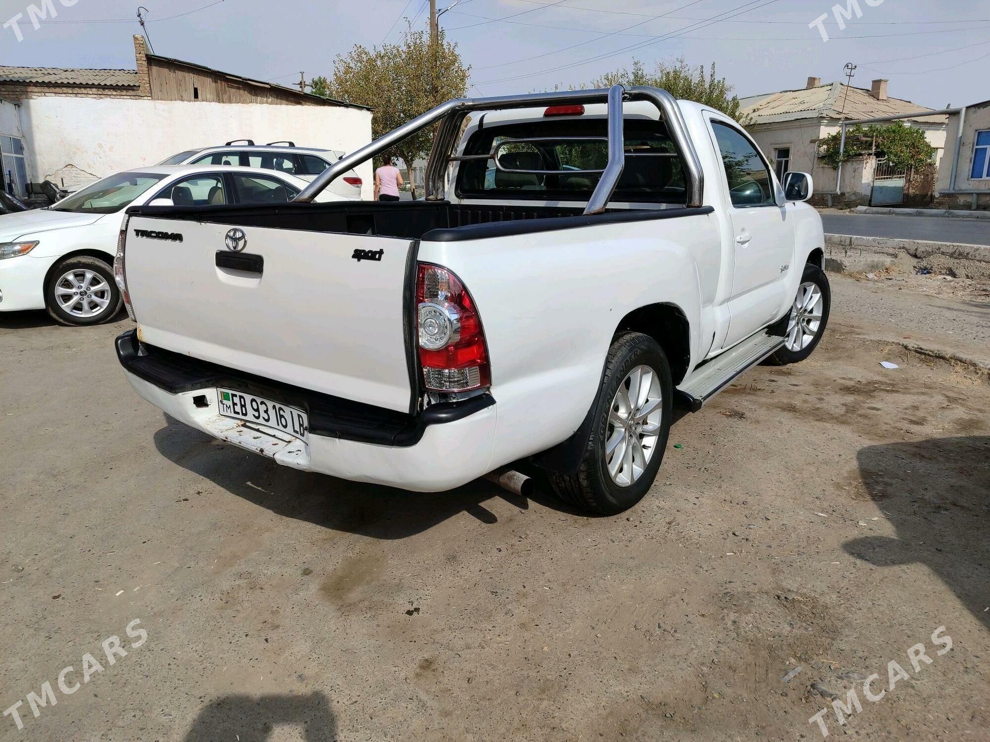 Toyota Tacoma 2009 - 160 000 TMT - Türkmenabat - img 4
