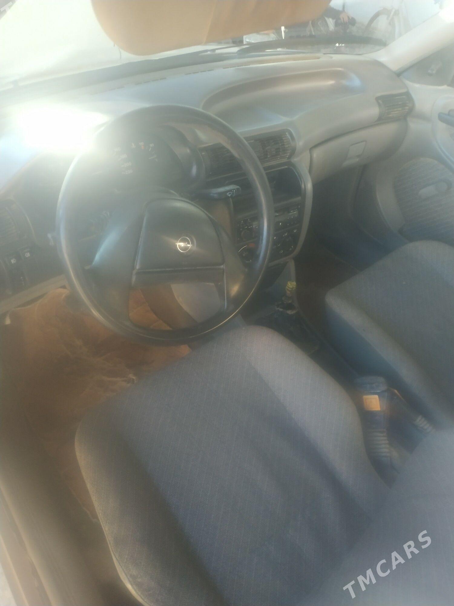 Opel Astra 1993 - 27 000 TMT - Saýat - img 4