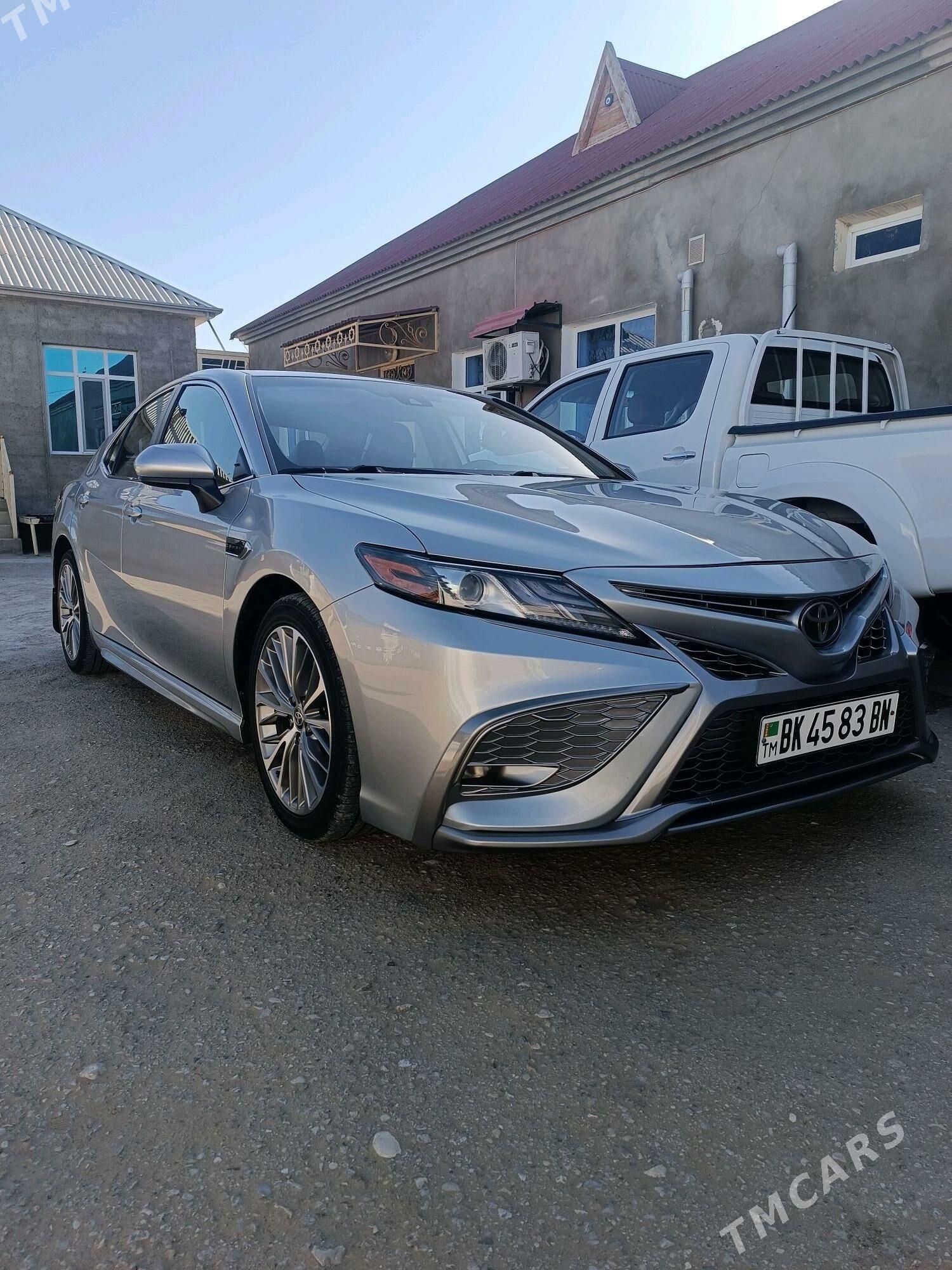Toyota Camry 2020 - 310 000 TMT - Джебел - img 1