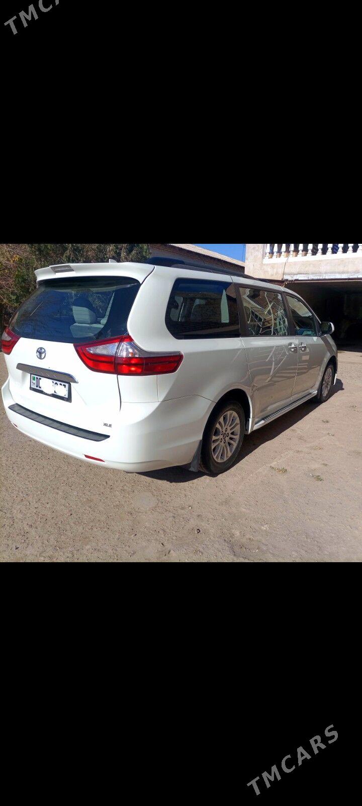 Toyota Sienna 2019 - 450 000 TMT - Köneürgenç - img 3