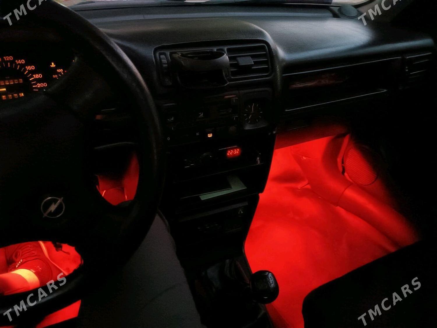 Opel Vectra 1995 - 35 000 TMT - Kim raýon - img 4